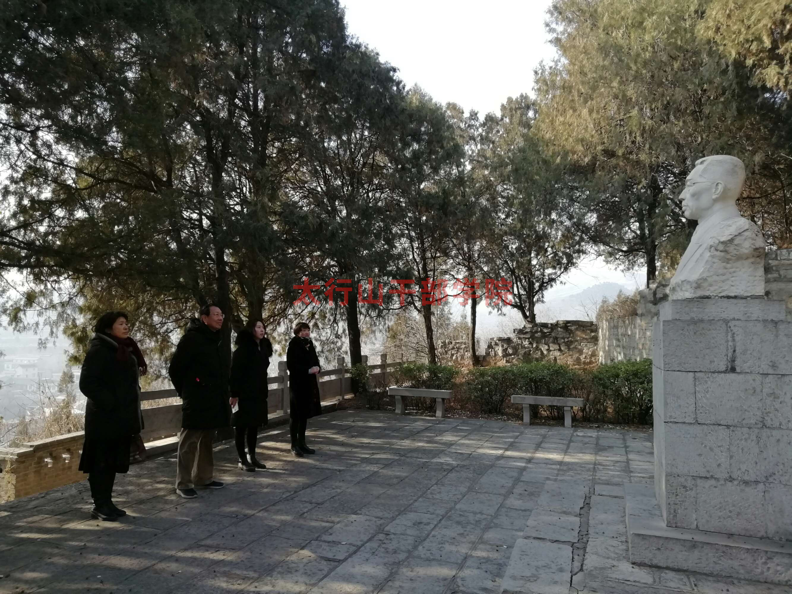 八路軍研究會副秘書長韓京京一行到我院蒞臨指導(dǎo)工作